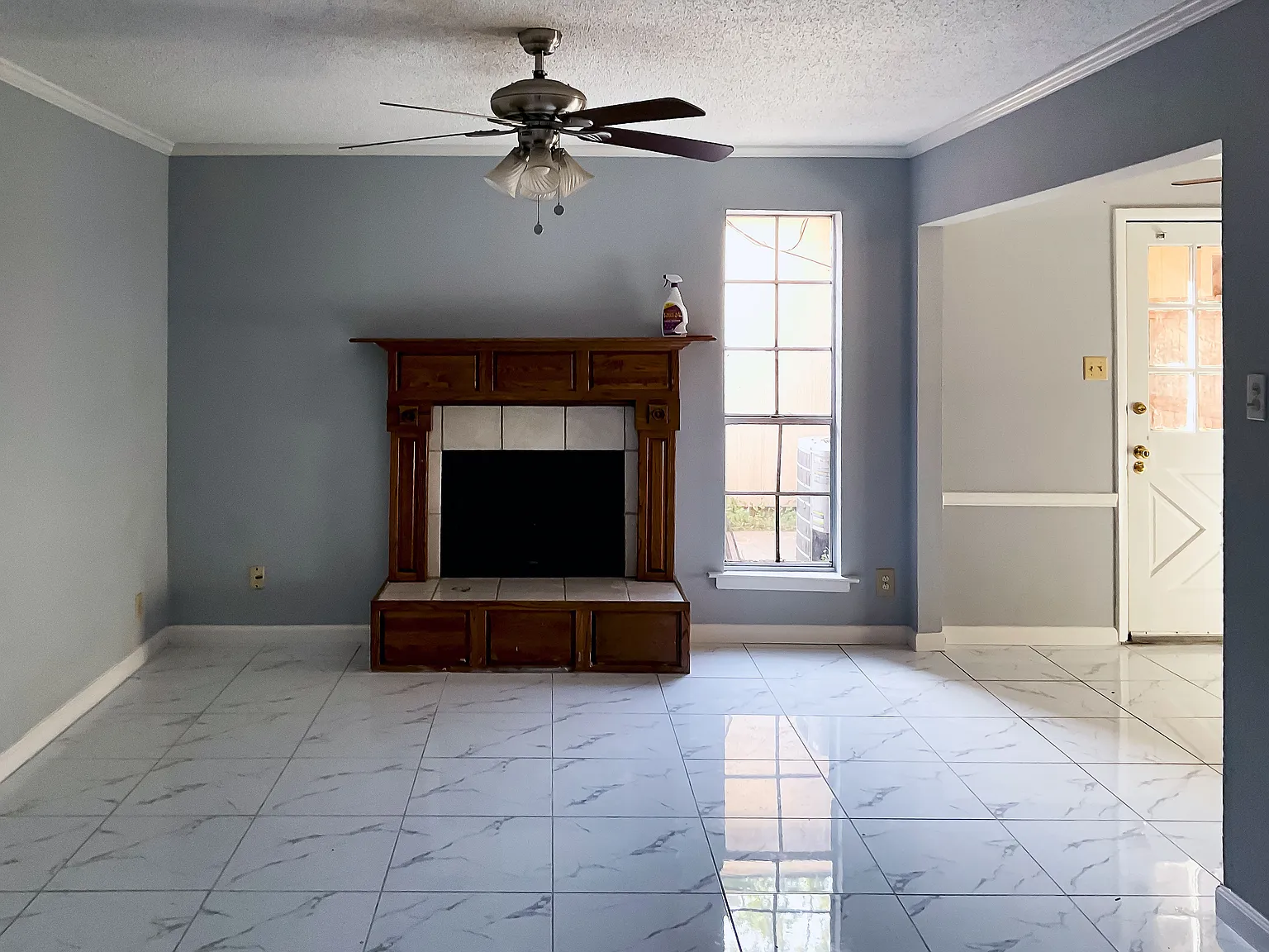 3 bed, 2.0 bath, 2200 sqft, $1,575 — Photo 3