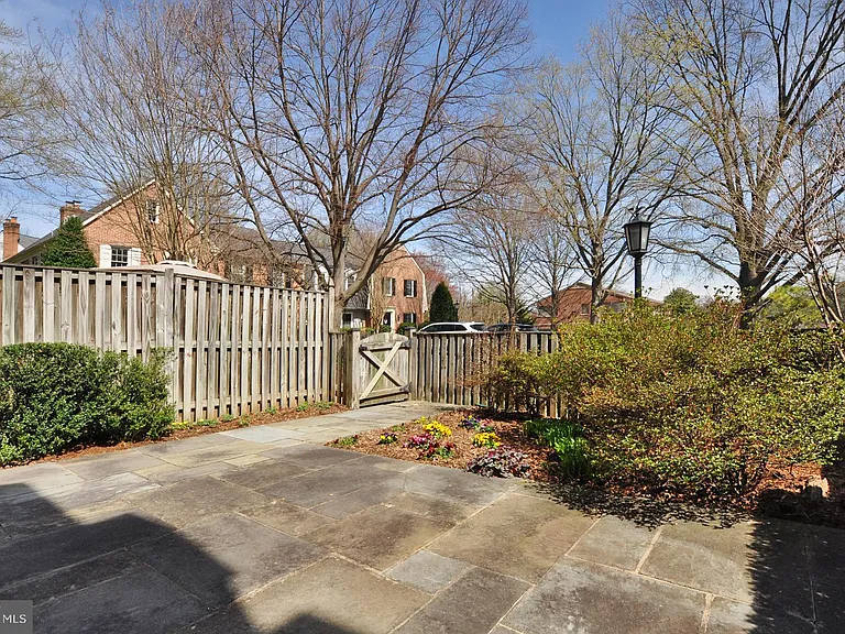 4847 Sangamore Rd #24 — Photo 27