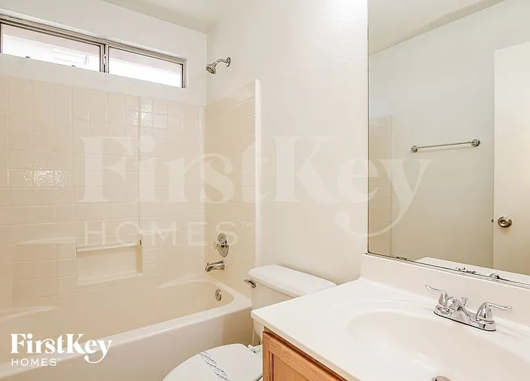 15615 W Watkins St — Photo 13