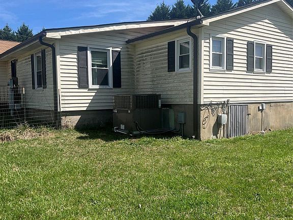 3rd image of 1021 Ebenezer Rd