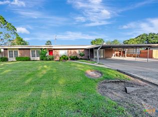 925 Eden Roc St, Victoria, TX 77904