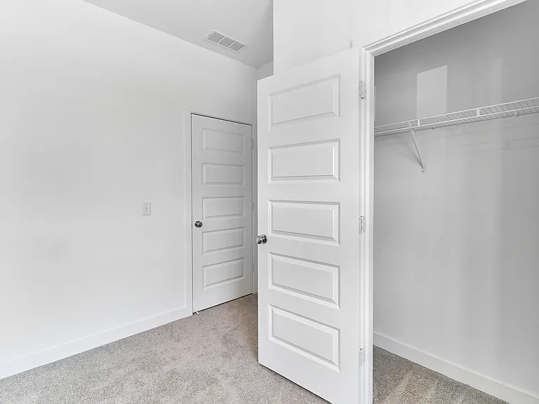 422 Eisenhower St — Photo 10