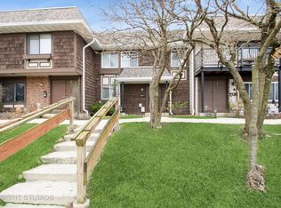 5616 Court Leona, Hanover Park, IL 60133