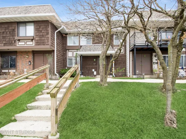 5616 Court Leona, Hanover Park, IL 60133