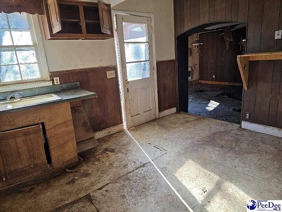 4th image of 705 Sandpiper Dr
