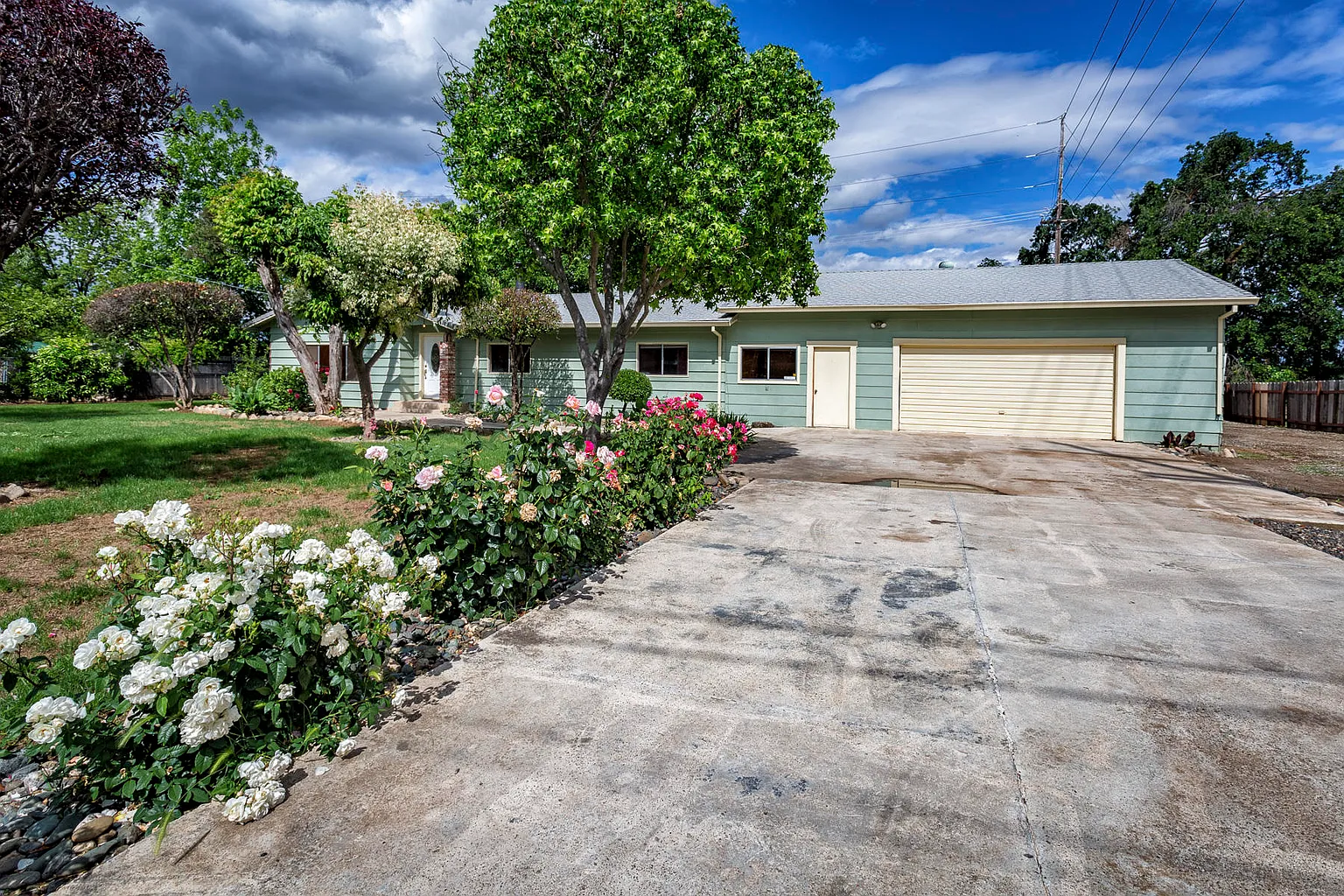 7701 Thistle Ln photo 1