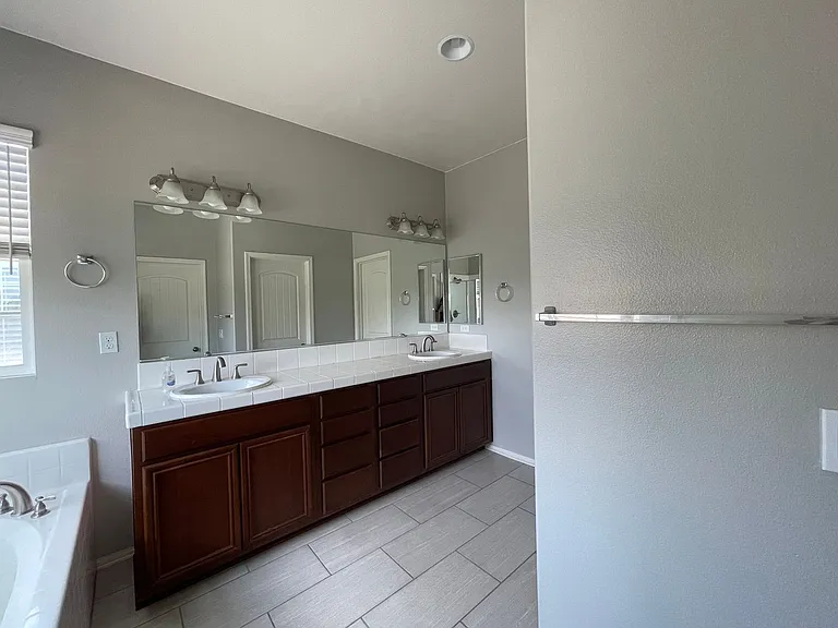 1591 Stow Grove Ave — Photo 21