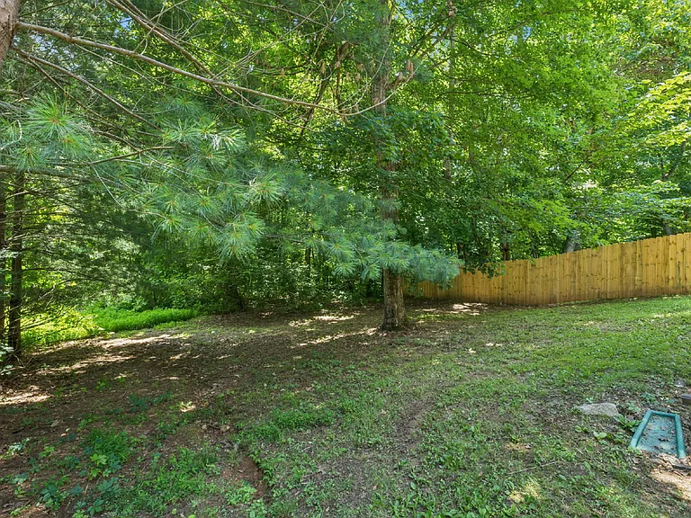 634 Hidden Valley Dr — Photo 34