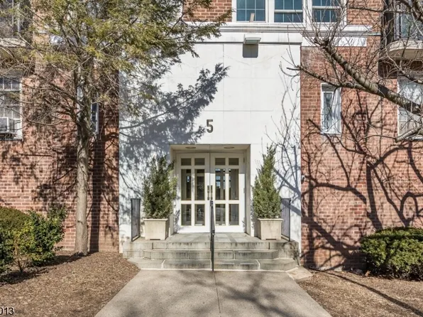 5 Roosevelt Pl #6J, Montclair Twp., NJ 07042