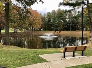 41 Krinsky Ct, Mahwah, NJ 07430