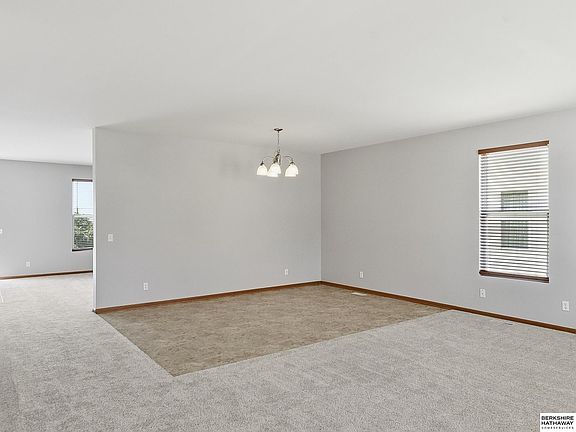 4th image of 3922 S 191st Ave