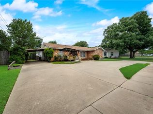 421 NW Renfro St, Burleson, TX 76028