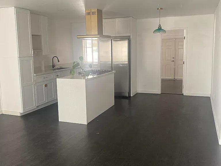 1061 Oaklawn Ave — Photo 6