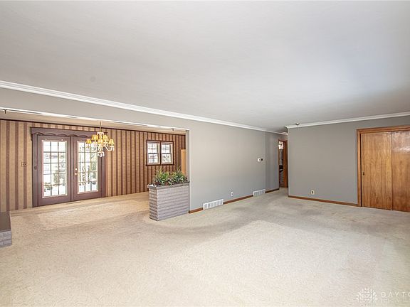 4th image of 5463 Mississippi Dr