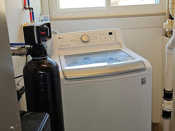 4th image of 3816 N Five Lakes Rd