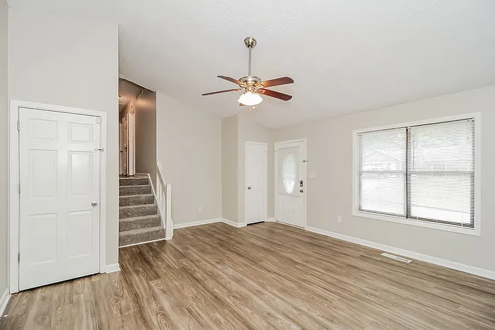 7660 Mountain Creek Way — Photo 5