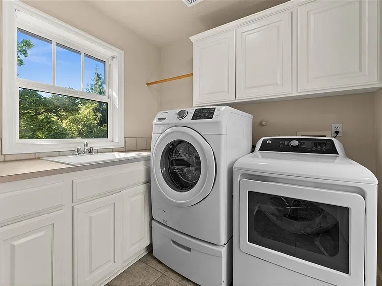 2352 NW Brewer Ln — Photo 39