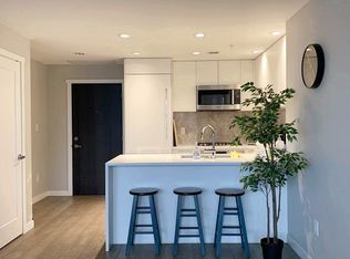118 Carrie Cates Ct #2, North Vancouver, BC V7M 0G6