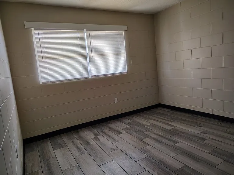 2000 W Jackson St #6 — Photo 6