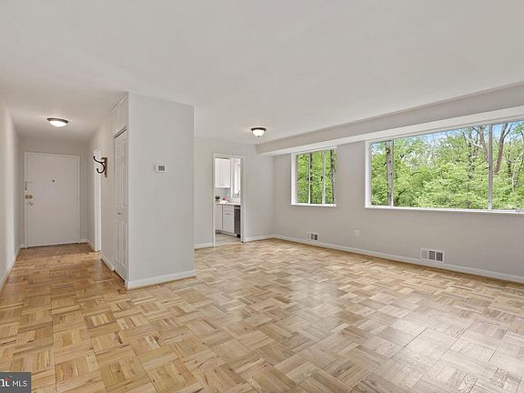 4th image of 10513 Montrose Ave APT 2