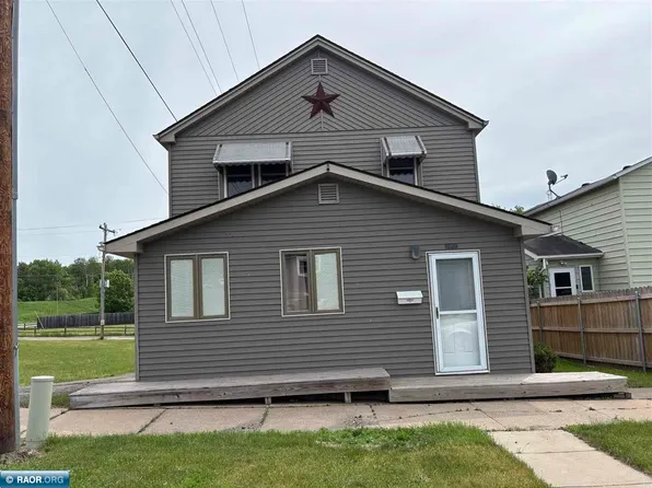 114 4th St, Nashwauk, MN 55769