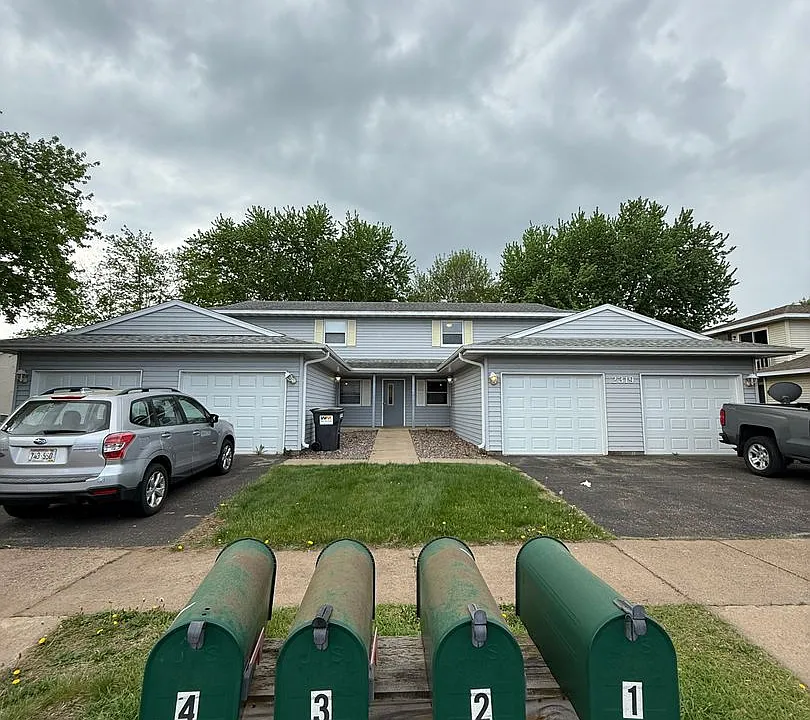 2319 Meadow Ln