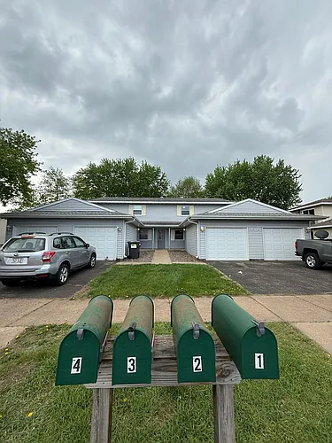 2319 Meadow Ln Photo 1