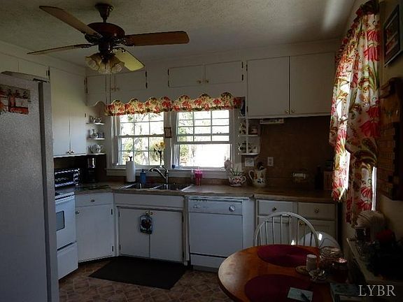 2nd image of 2216 Beverly Hts