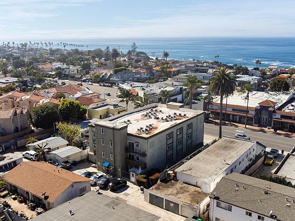 5th image of 7441-43 La Jolla Blvd