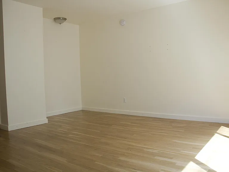 426 NE 75th Ave — Photo 58