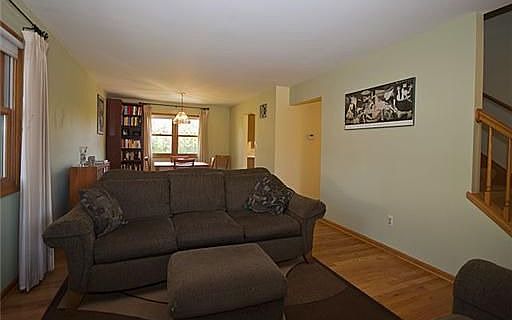 4th image of 1560 Kuehnle Ave