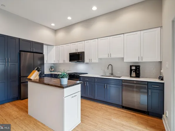 1623 Fairmount Ave #A, Philadelphia, PA 19130