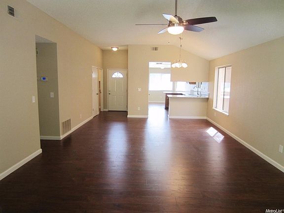 5th image of 3969 N Country Dr