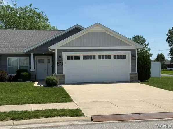 5 Willow Ln #A, Highland, IL 62249