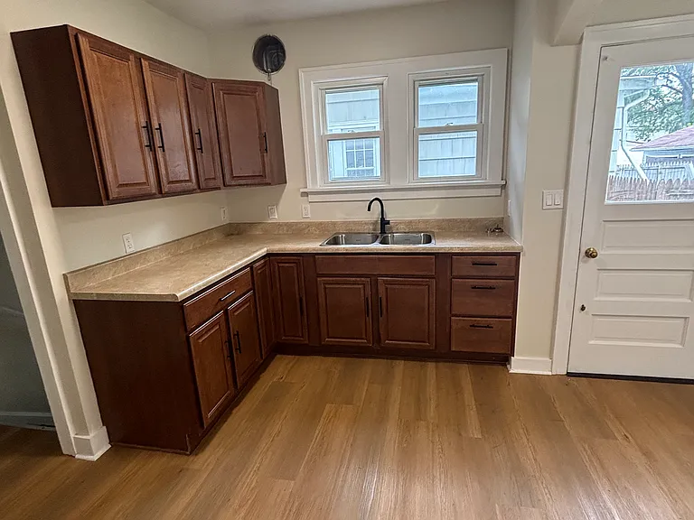 4531 Walker Ave — Photo 5