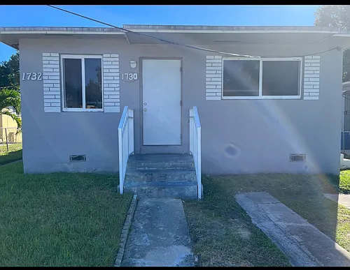 1730 NW 50th St #1 Photo 1