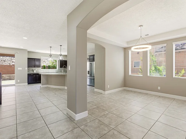1504 Challedon Dr SE — Photo 9