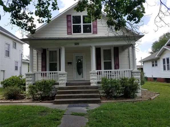 712 S Elm St, Centralia, IL 62801