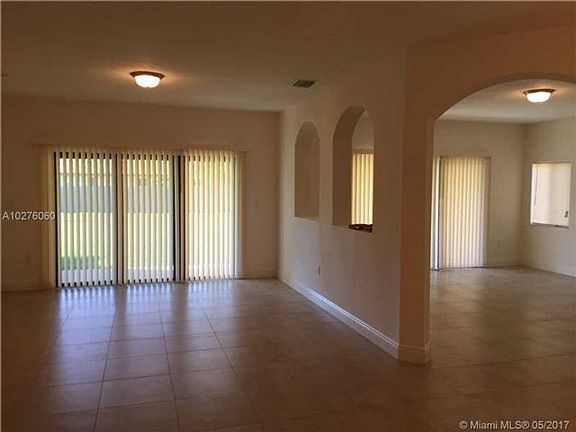 5th image of 17040 SW 92nd Ct