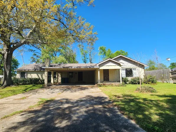 945 Myrtle St, Dequincy, LA 70633