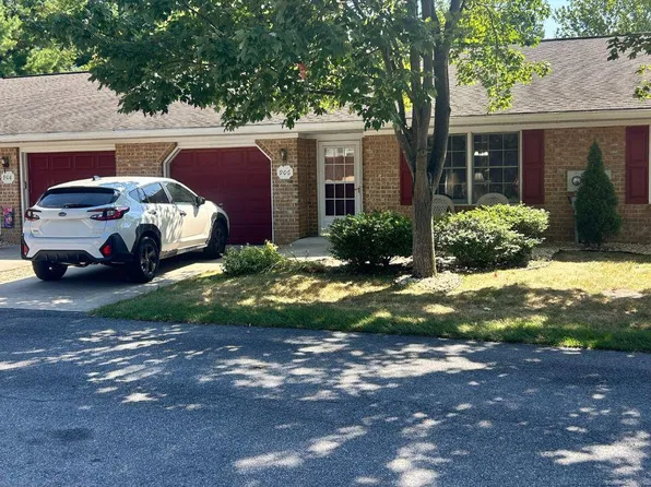 906 W Irvin Ave, Hagerstown, MD 21742
