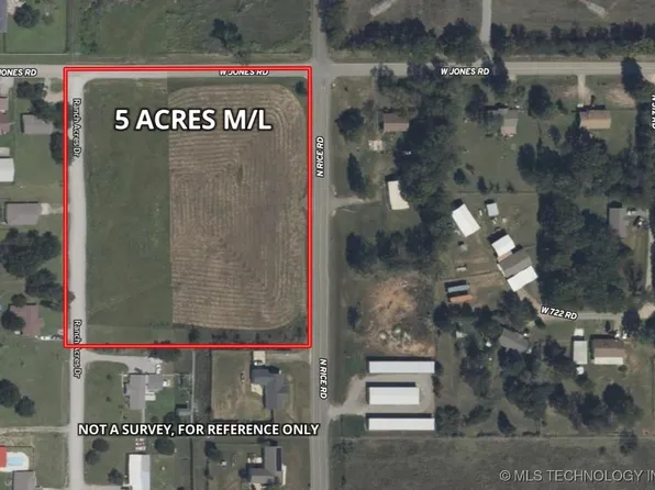 17995 W Jones Rd, Tahlequah, OK 74464