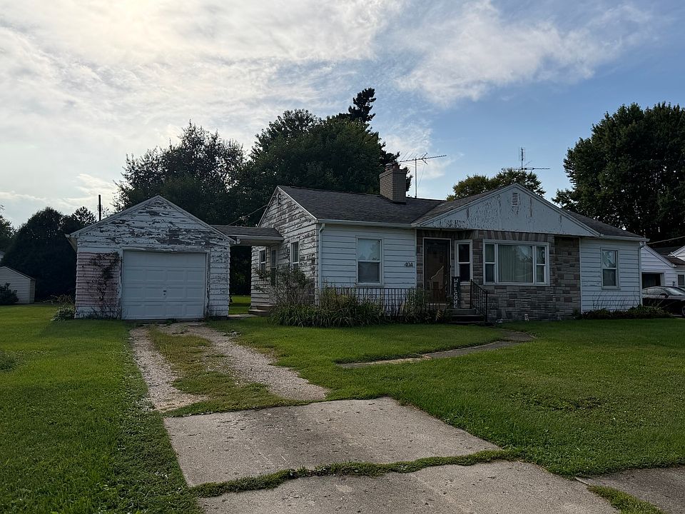 1st image of 404 Maple Ave