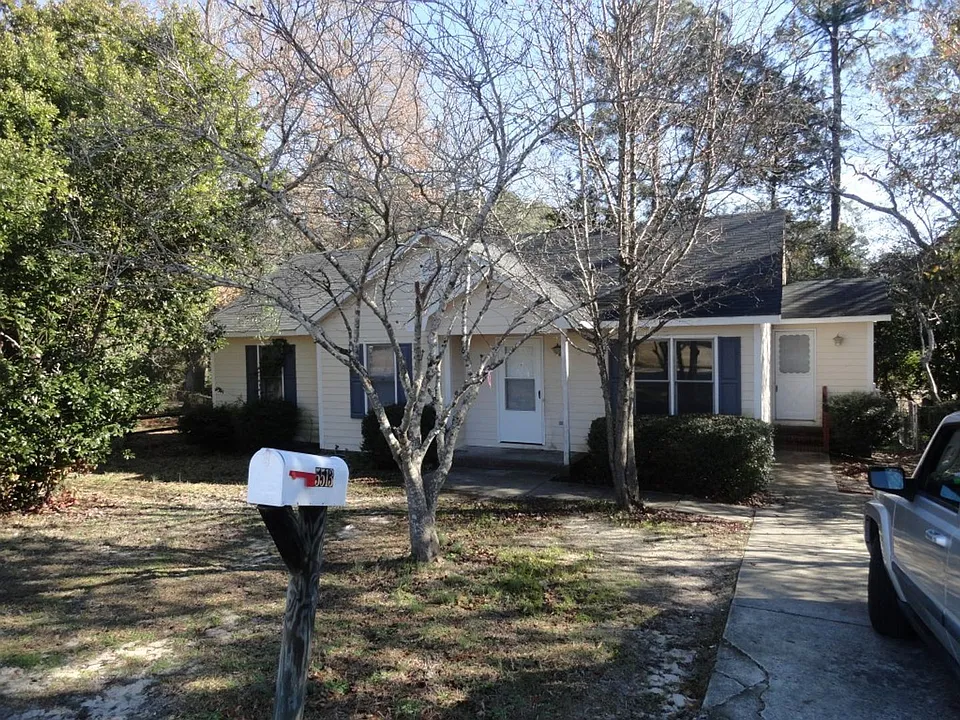 5513 Brown St