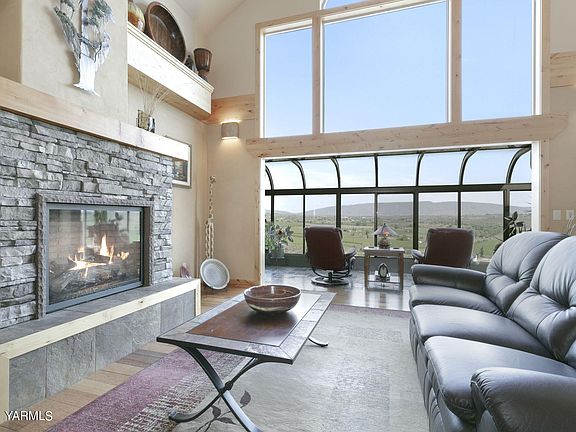 5th image of 465 Westland Dr