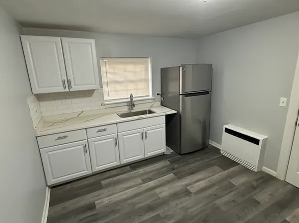 2443 S 50th Ave APT 2A, Cicero, IL 60804