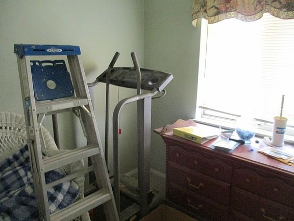 5th image of 289 Clay St