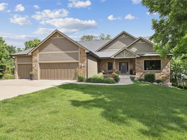 6267 Enclave Cir, Johnston, IA 50131