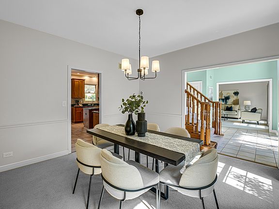 4th image of 207 Edinburgh Ct