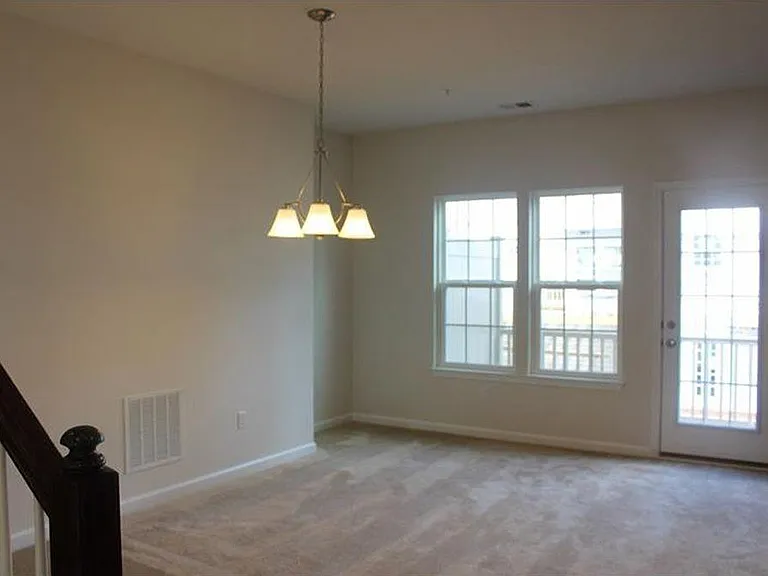 2302 Pointe View Dr — Photo 11